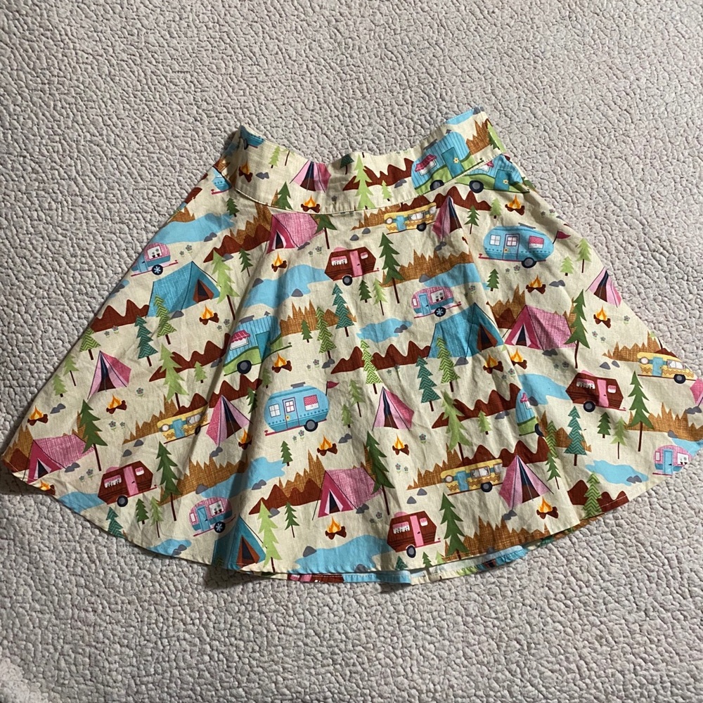 Retrolicious circle skirt with camper print M